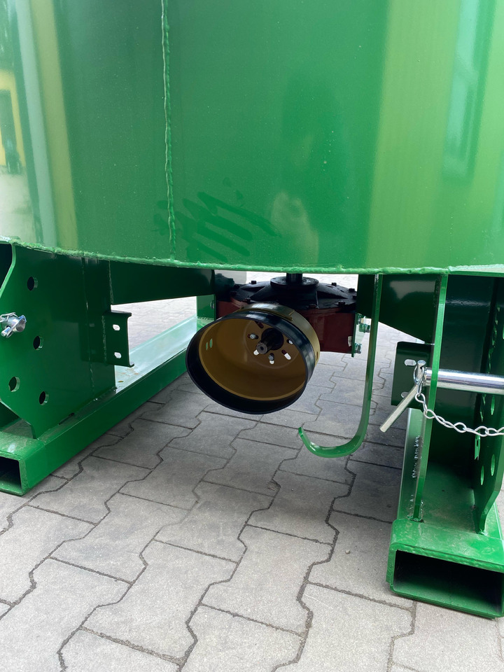 DC Betonmischer / Hydraulic concrete mixer / Malaxeur à béton hydraulique / Betoniera / Бетономешалка с гидравлическим приводом / Betoniarka hydrauliczna 800 l - Бетономішалкa: фото 4 DC Betonmischer / Hydraulic concrete mixer / Malaxeur à béton hydraulique / Betoniera / Бетономешалка с гидравлическим приводом / Betoniarka hydrauliczna 800 l - Бетономішалкa: фото 4