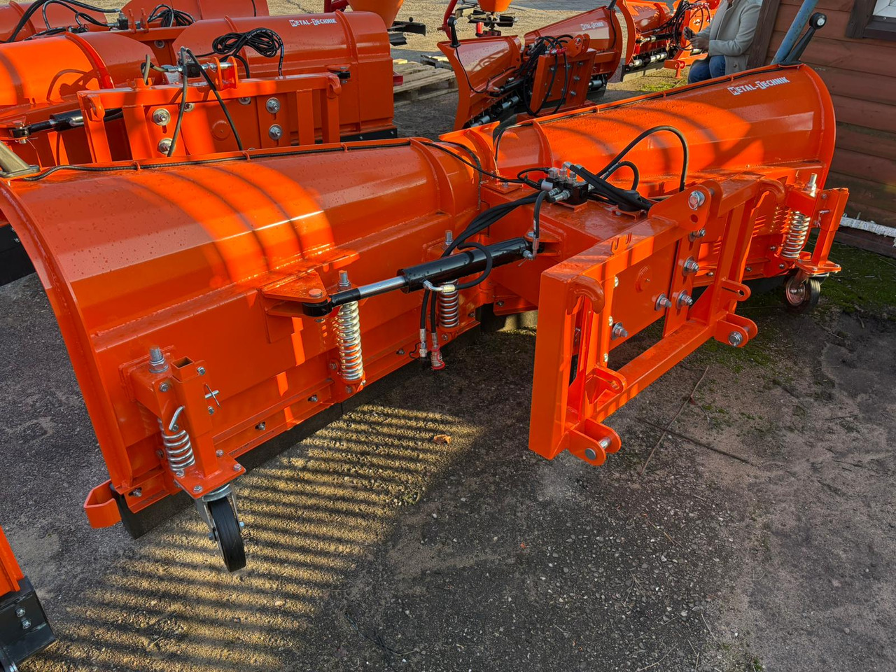 METAL-TECHNIK Schneeschild / Snow plow / Lame à neige / Sgombraneve dritto / Снегоочистель / Pług odśnieżny 3 m - Відвал для снігу в категорії Відвали для снігу: фото 3 METAL-TECHNIK Schneeschild / Snow plow / Lame à neige / Sgombraneve dritto / Снегоочистель / Pług odśnieżny 3 m - Відвал для снігу в категорії Відвали для снігу: фото 3