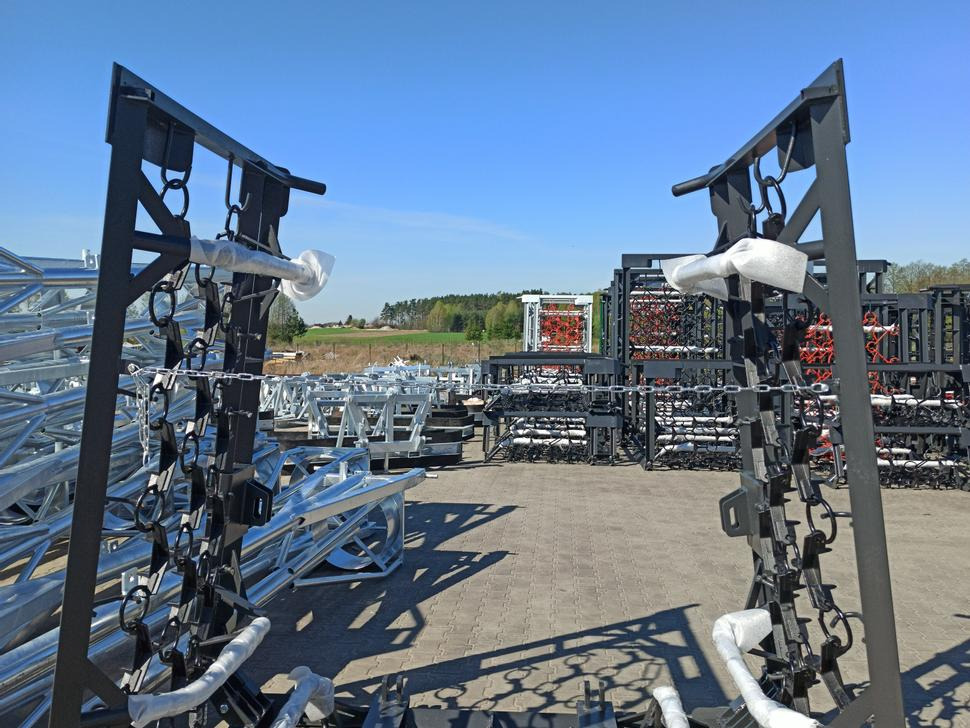 METAL-TECHNIK Wiesenegge / Meadow harrow / Herse de prairie / Strigliatrice / Полевая волокуша / Włóka łąkowa 4 m - Луговa борона: фото 2 METAL-TECHNIK Wiesenegge / Meadow harrow / Herse de prairie / Strigliatrice / Полевая волокуша / Włóka łąkowa 4 m - Луговa борона: фото 2