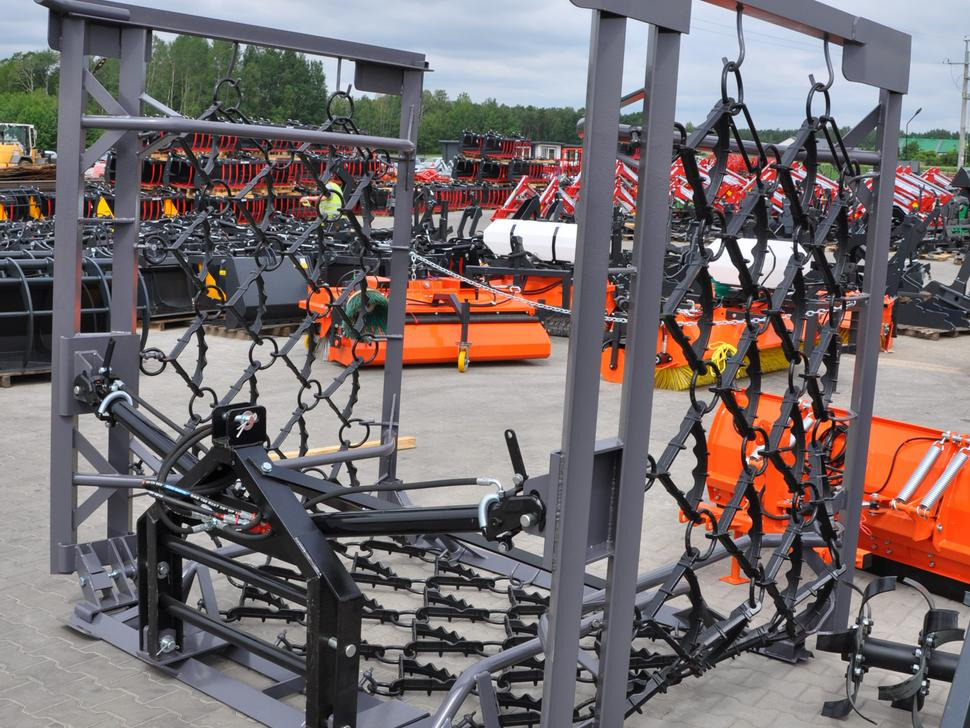 Metal-Technik Wiesenegge / Meadow harrow / Herse de prairie / Strigliatrice / Lanza de prado / Полевая волокуша / Włóka łąkowa 6 m - Луговa борона: фото 3 Metal-Technik Wiesenegge / Meadow harrow / Herse de prairie / Strigliatrice / Lanza de prado / Полевая волокуша / Włóka łąkowa 6 m - Луговa борона: фото 3