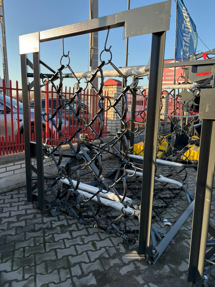 Metal-Technik Wiesenegge / Meadow harrow / Herse de prairie / Strigliatrice / Lanza de prado / Полевая волокуша / Włóka łąkowa 6 m - Луговa борона: фото 1 Metal-Technik Wiesenegge / Meadow harrow / Herse de prairie / Strigliatrice / Lanza de prado / Полевая волокуша / Włóka łąkowa 6 m - Луговa борона: фото 1