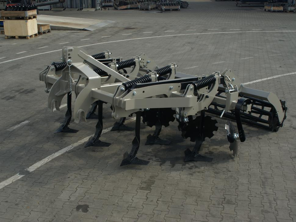 ROLEX Flügelschargrubber / Stubble cultivator / Dechaumeur à dents / Aratri stoppiatori / Стерневой культиватор / Agregat podorywkowy 3 m - Культиватор: фото 2 ROLEX Flügelschargrubber / Stubble cultivator / Dechaumeur à dents / Aratri stoppiatori / Стерневой культиватор / Agregat podorywkowy 3 m - Культиватор: фото 2