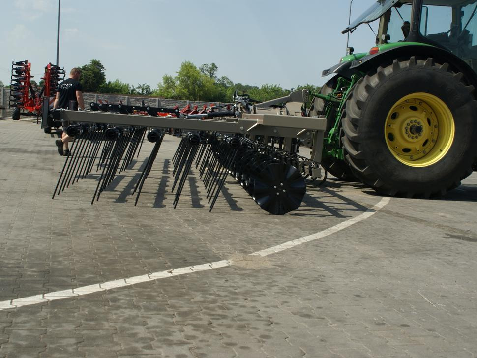 ROLEX Mulchegge / Mulch harrow / Herse de déchaumage / Erpice pacciamante / Борона для мульчирования / Brona mulczowa 7,5 m - Пружинна борона: фото 2 ROLEX Mulchegge / Mulch harrow / Herse de déchaumage / Erpice pacciamante / Борона для мульчирования / Brona mulczowa 7,5 m - Пружинна борона: фото 2