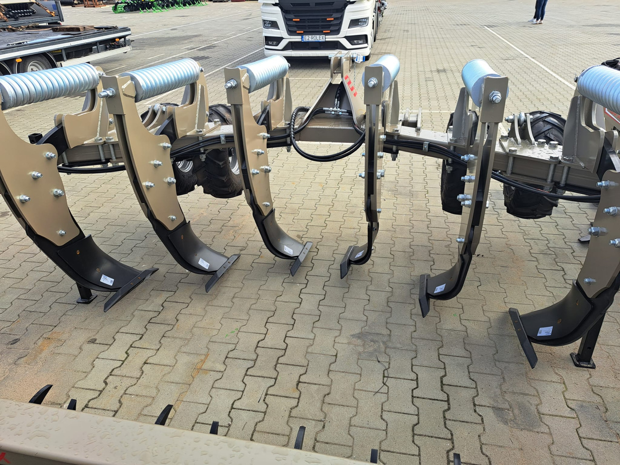 ROLEX Tiefenlockerer / Subsoiler / Décompacteur / Subsolador / Dissodatori / Глубокорыхлитель тип V / Głębosz typ V 3 m - Глибокорозпушувач: фото 3 ROLEX Tiefenlockerer / Subsoiler / Décompacteur / Subsolador / Dissodatori / Глубокорыхлитель тип V / Głębosz typ V 3 m - Глибокорозпушувач: фото 3