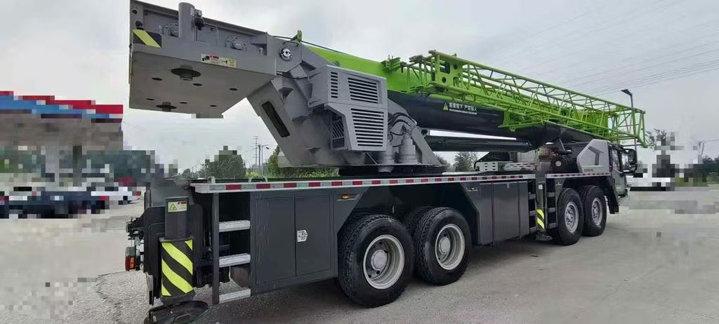 ZOOMLION 1000V5 - Автокран: фото 2 ZOOMLION 1000V5 - Автокран: фото 2