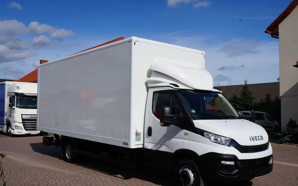 Iveco DAILY 72c18  Automat HI-MATIC Kontener 6 m 74 tys km STAN NOWY - Вантажівка з закритим кузовом: фото 1 Iveco DAILY 72c18  Automat HI-MATIC Kontener 6 m 74 tys km STAN NOWY - Вантажівка з закритим кузовом: фото 1