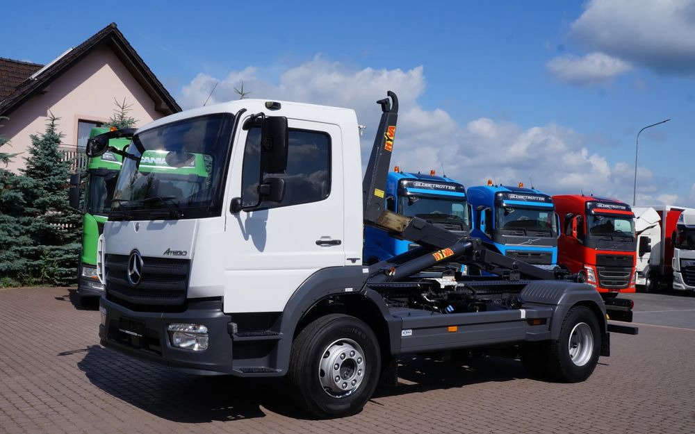 Mercedes-Benz ATEGO 1621 1624 EURO 6 HAKOWIEC HYVA DMC 16.000 KG ŁAD. 10.000 KG NISKI PRZEBIEG - Гаковий мультиліфт вантажівка: фото 1 Mercedes-Benz ATEGO 1621 1624 EURO 6 HAKOWIEC HYVA DMC 16.000 KG ŁAD. 10.000 KG NISKI PRZEBIEG - Гаковий мультиліфт вантажівка: фото 1