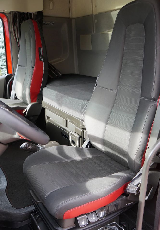 Тягач Volvo FH 4 EURO 6 GLOBETROTTER NISKI PRZEBIEG PEŁEN SERWIS: фото 17