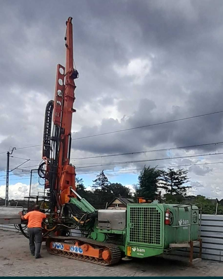SOILMEC SM 14 - Бурова установка: фото 3 SOILMEC SM 14 - Бурова установка: фото 3