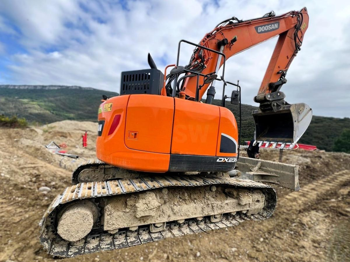 Doosan DX235 LCR-5 PELLE A CHENILLES 26T - Гусеничний екскаватор: фото 4 Doosan DX235 LCR-5 PELLE A CHENILLES 26T - Гусеничний екскаватор: фото 4