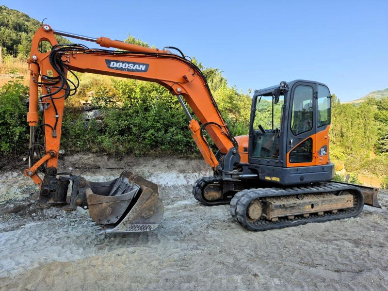 Doosan DX85R-3 PELLE A CHENILLES 8,5T - Гусеничний екскаватор: фото 1 Doosan DX85R-3 PELLE A CHENILLES 8,5T - Гусеничний екскаватор: фото 1