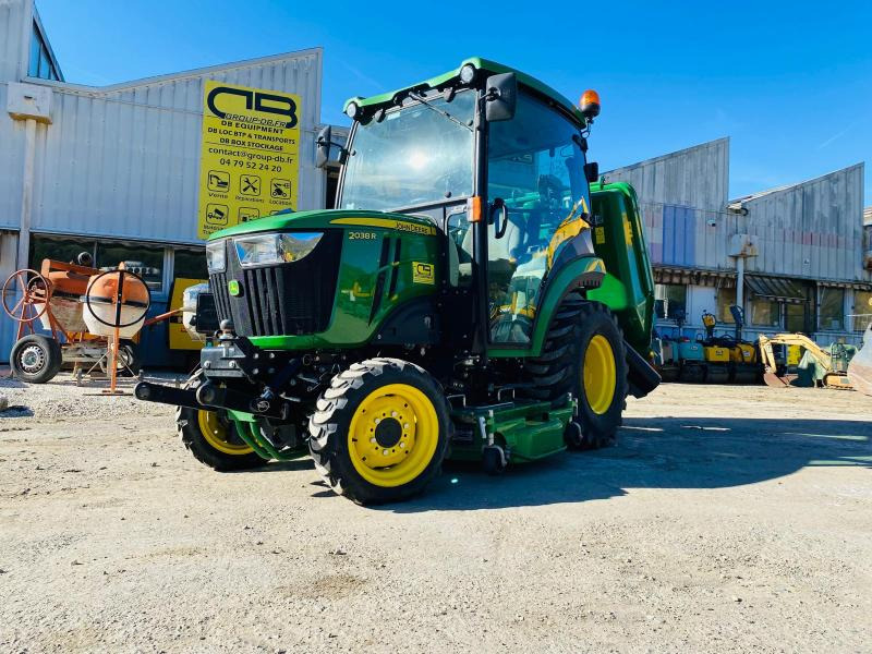 John Deere 2038R avec plateau de coupe et bas de ramassage - Мінітрактор: фото 1 John Deere 2038R avec plateau de coupe et bas de ramassage - Мінітрактор: фото 1