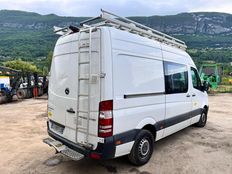 Mercedes SPRINTER 2 V6 3L 190cv - Суцільнометалевий фургон, Вантажопасажирський фургон: фото 4 Mercedes SPRINTER 2 V6 3L 190cv - Суцільнометалевий фургон, Вантажопасажирський фургон: фото 4