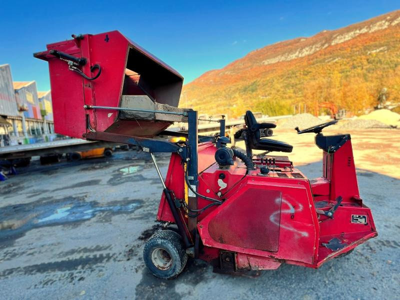 YNO 135-3 VEH Balayeuse diesel - Підмітально-прибиральна машина: фото 5 YNO 135-3 VEH Balayeuse diesel - Підмітально-прибиральна машина: фото 5