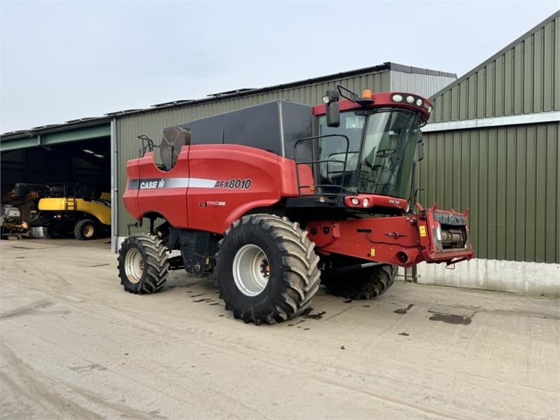 Case Axial Flow AFX 8010 c/w 30ft Header - Навісне обладнання для комбайна: фото 1 Case Axial Flow AFX 8010 c/w 30ft Header - Навісне обладнання для комбайна: фото 1
