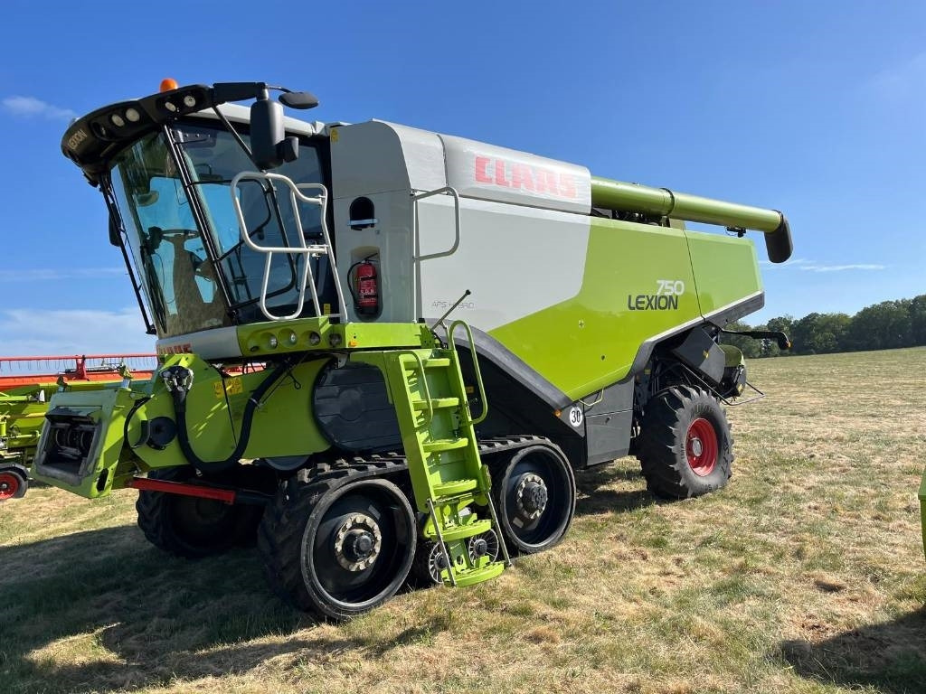 Claas 750TT c/w V900 Header - Зернозбиральний комбайн: фото 1 Claas 750TT c/w V900 Header - Зернозбиральний комбайн: фото 1