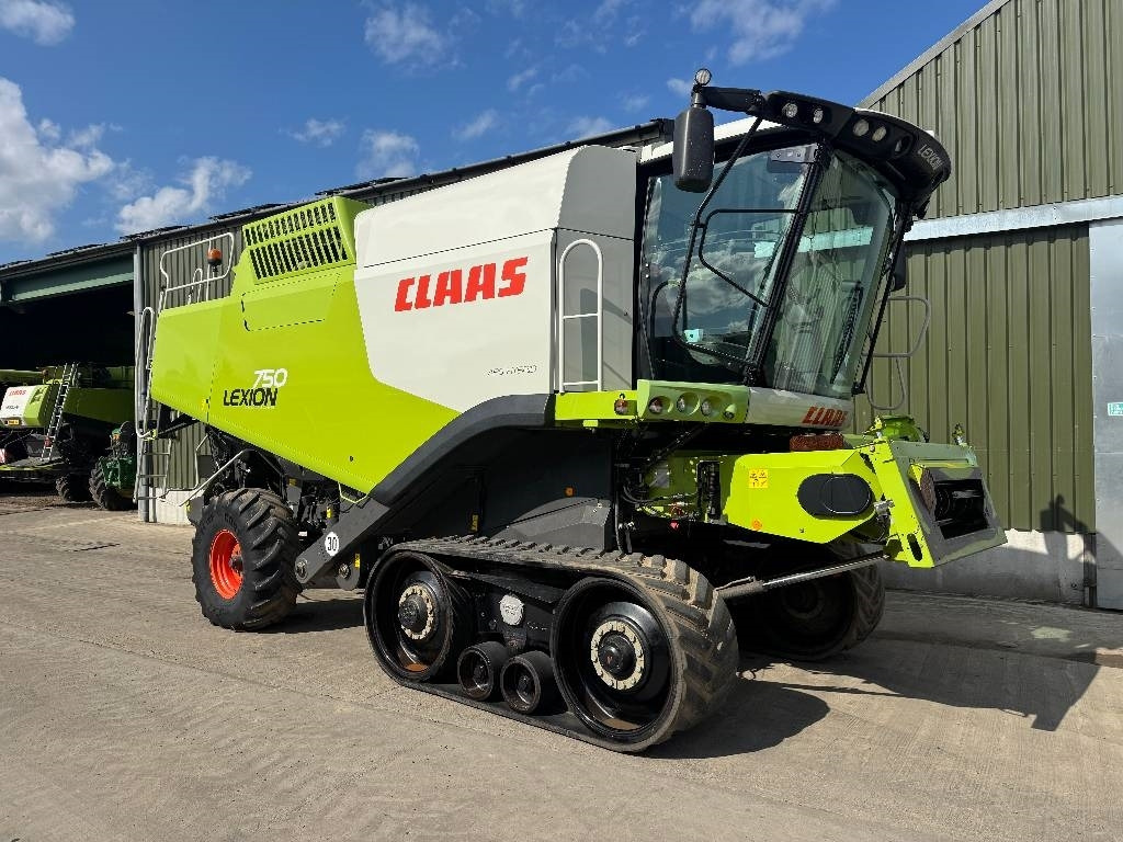 Claas Lexion 750TT APS Hybrid c/w V900 Header - Зернозбиральний комбайн: фото 3 Claas Lexion 750TT APS Hybrid c/w V900 Header - Зернозбиральний комбайн: фото 3