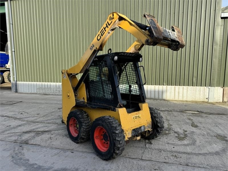 Gehl R165 Skid Steer - Міні-навантажувач: фото 5 Gehl R165 Skid Steer - Міні-навантажувач: фото 5