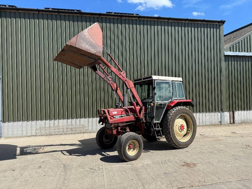 International 584 c/w International Loader - Трактор: фото 1 International 584 c/w International Loader - Трактор: фото 1
