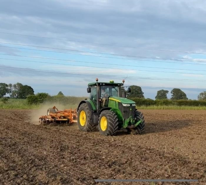 John Deere John Deere 7230R E23 Powershift **Video Below** - Трактор: фото 1 John Deere John Deere 7230R E23 Powershift **Video Below** - Трактор: фото 1