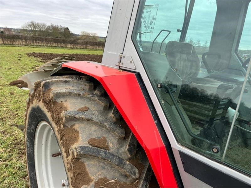 Massey Ferguson Massey Ferguson 3120 Dynashift - Трактор: фото 5 Massey Ferguson Massey Ferguson 3120 Dynashift - Трактор: фото 5
