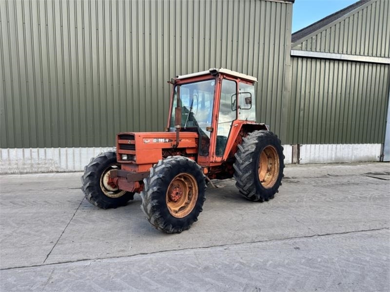 Renault 781-4 4WD Tractor - Трактор: фото 1 Renault 781-4 4WD Tractor - Трактор: фото 1