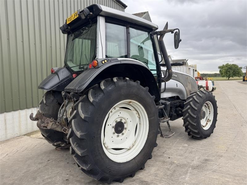 Valtra T121 Tractor - Трактор: фото 4 Valtra T121 Tractor - Трактор: фото 4