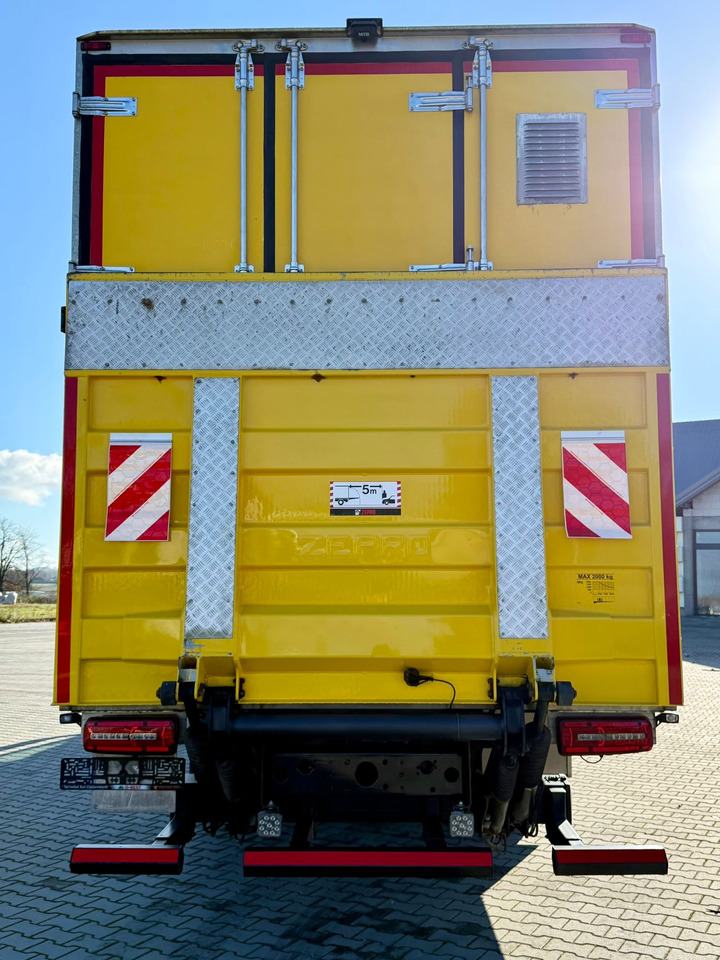 MAN 18.320 / IZOTERMA / GRZANA / WINDA / 20 EUROPALET / AUTOMAT / 170 TYŚ KM / 2021 R / SYPIALKA / CAŁY NA PODUSZKACH / SPROWADZONY / JAK NOWY - Ізотермічна вантажівка: фото 5 MAN 18.320 / IZOTERMA / GRZANA / WINDA / 20 EUROPALET / AUTOMAT / 170 TYŚ KM / 2021 R / SYPIALKA / CAŁY NA PODUSZKACH / SPROWADZONY / JAK NOWY - Ізотермічна вантажівка: фото 5