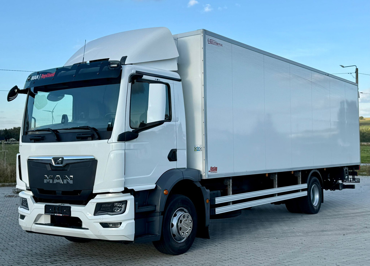 MAN TGM 15.290 / CHŁODNIA / WINDA / 8.3 M DŁUGOŚCI / 20 EUROPALET / THERMO KING / +30/-30 / AUTOMAT / 2021 ROK / SERWISOWANY - Рефрижератор вантажівка: фото 2 MAN TGM 15.290 / CHŁODNIA / WINDA / 8.3 M DŁUGOŚCI / 20 EUROPALET / THERMO KING / +30/-30 / AUTOMAT / 2021 ROK / SERWISOWANY - Рефрижератор вантажівка: фото 2