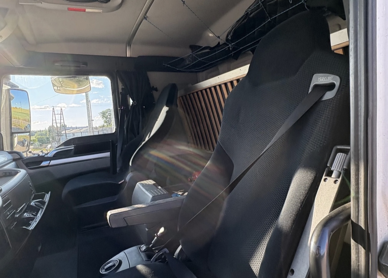 MAN TGX 18.400 / PLATFORMA / 630 TYŚ KM / 2015 ROK / SYPIALKA - Бортова вантажівка/ Платформа: фото 5 MAN TGX 18.400 / PLATFORMA / 630 TYŚ KM / 2015 ROK / SYPIALKA - Бортова вантажівка/ Платформа: фото 5