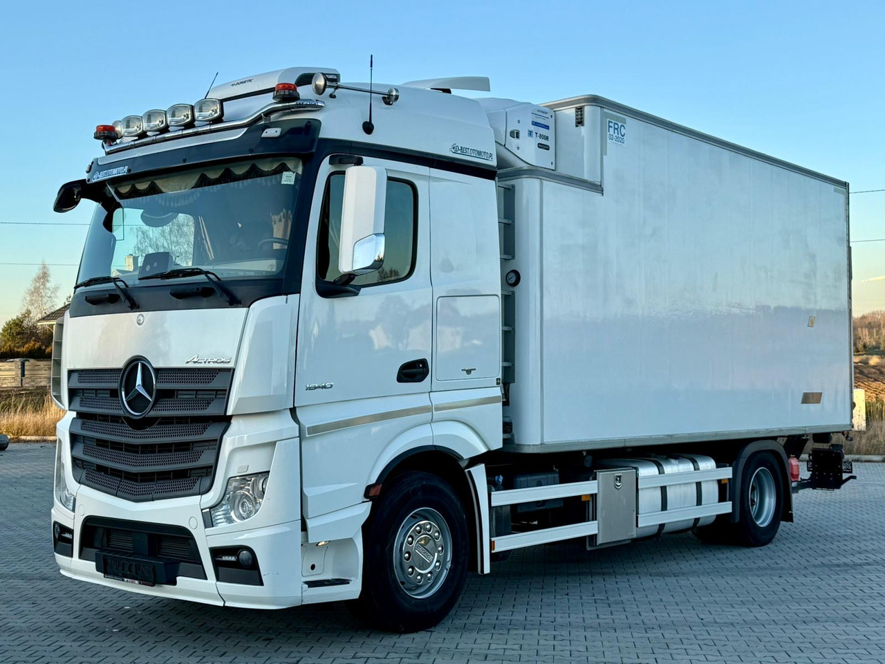MERCEDES-BENZ ACTROS 1840 / CHŁODNIA / WINDA / 15 EUROPALET / 6.10 M DŁUGOŚCI / DUŻA KABINA / AUTOMAT / SPROWADZONY / SERWISOWANY / EURO 6 - Рефрижератор вантажівка: фото 2 MERCEDES-BENZ ACTROS 1840 / CHŁODNIA / WINDA / 15 EUROPALET / 6.10 M DŁUGOŚCI / DUŻA KABINA / AUTOMAT / SPROWADZONY / SERWISOWANY / EURO 6 - Рефрижератор вантажівка: фото 2