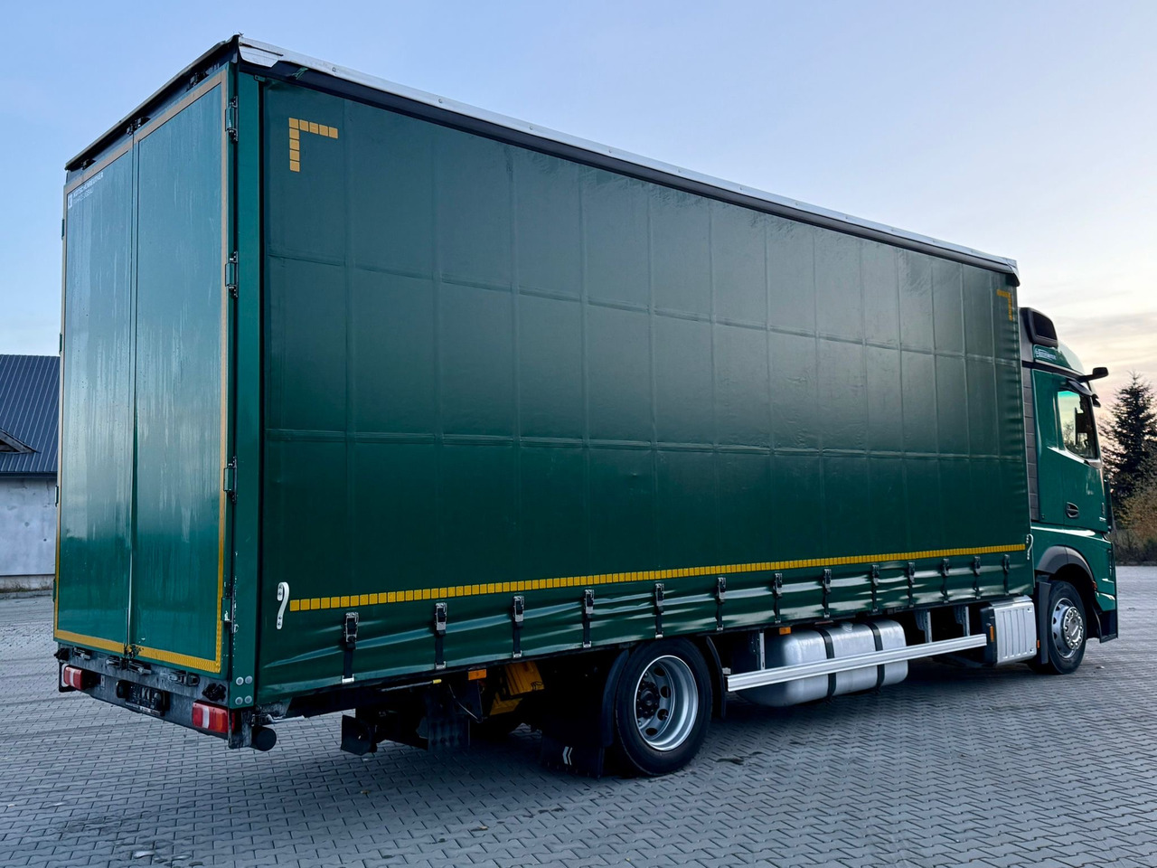 MERCEDES-BENZ ACTROS 1845 / FIRANKA / 19 EUROPALET / DUŻA KABINA / AUTOMAT / 2021 - Тентована вантажівка: фото 4 MERCEDES-BENZ ACTROS 1845 / FIRANKA / 19 EUROPALET / DUŻA KABINA / AUTOMAT / 2021 - Тентована вантажівка: фото 4