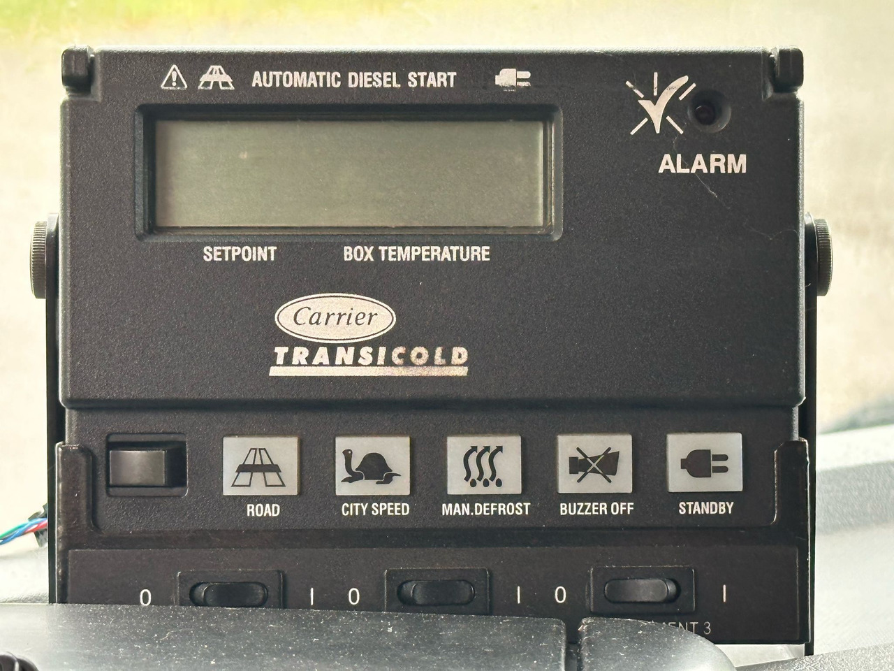 Рефрижератор вантажівка RENAULT D 14 / 240 / CHŁODNIA / WINDA / 16 EUROPALET / 6.7 M DŁUGOŚCI / BI-TEMPERATURA / CARRIER SUPRA 850: фото 24