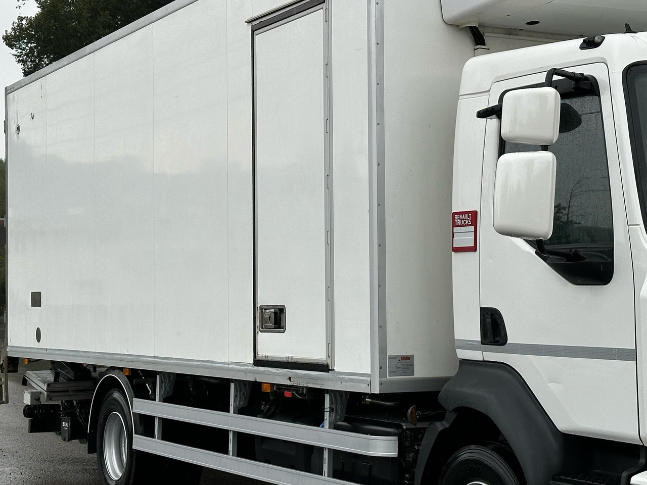 Рефрижератор вантажівка RENAULT D 14 / 240 / CHŁODNIA / WINDA / 16 EUROPALET / 6.7 M DŁUGOŚCI / BI-TEMPERATURA / CARRIER SUPRA 850: фото 16