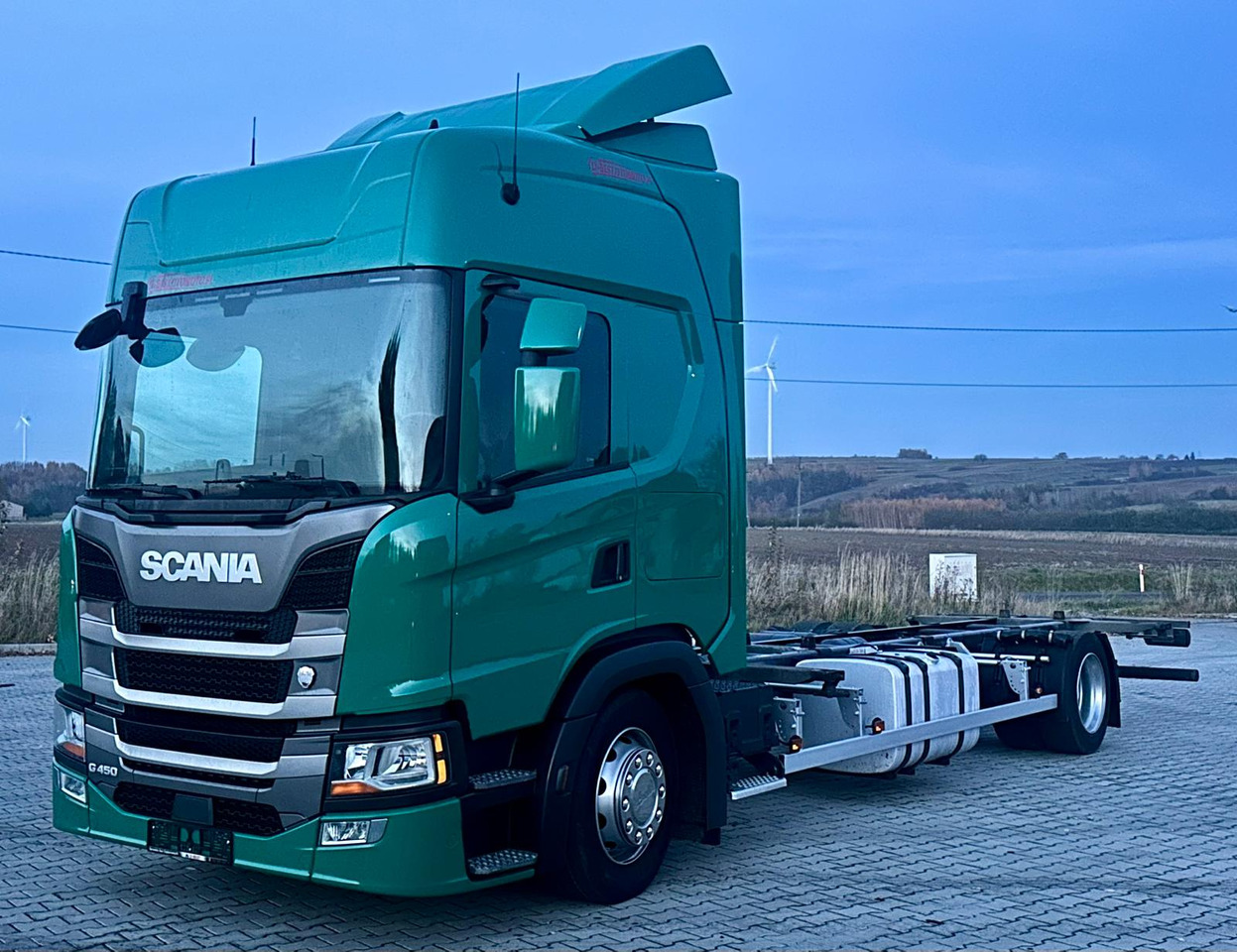 SCANIA G450 / RAMA DO ZABUDOWY / ROZSTAW 5.75 / AUTOMAT / SYPIALKA - Вантажівка шасі: фото 2 SCANIA G450 / RAMA DO ZABUDOWY / ROZSTAW 5.75 / AUTOMAT / SYPIALKA - Вантажівка шасі: фото 2