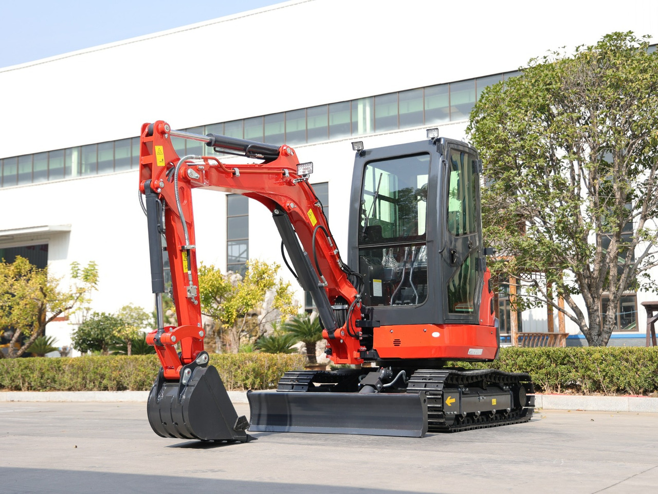 KUBOTA Diesel Mini excavator 3.5 Ton - Müller Machinery MB 35 Plus - VKSH - Міні-екскаватор: фото 1 KUBOTA Diesel Mini excavator 3.5 Ton - Müller Machinery MB 35 Plus - VKSH - Міні-екскаватор: фото 1