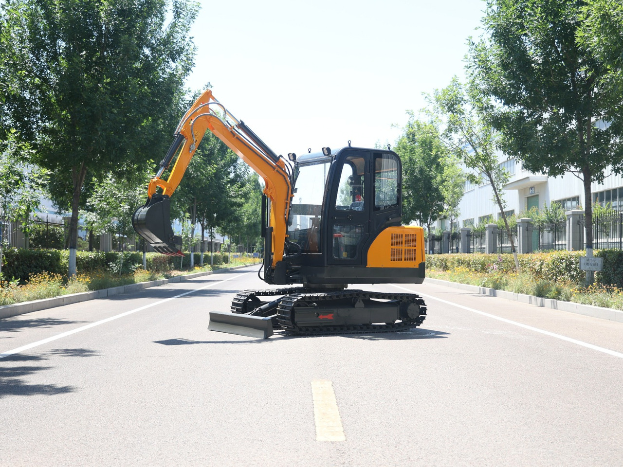 KUBOTA Diesel Mini excavator 4 ton - Müller Machinery MB 40 - KSH - Міні-екскаватор: фото 1 KUBOTA Diesel Mini excavator 4 ton - Müller Machinery MB 40 - KSH - Міні-екскаватор: фото 1