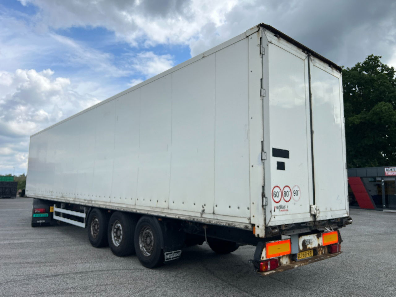 Kögel 2x lift axle, SAF disc - Закритий кузов напівпричіп: фото 4 Kögel 2x lift axle, SAF disc - Закритий кузов напівпричіп: фото 4