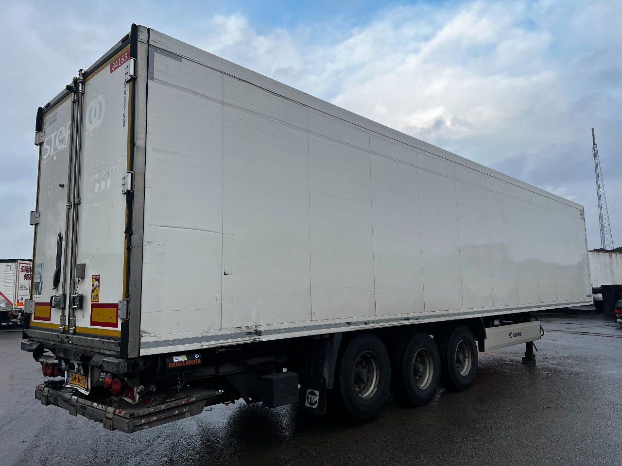 Krone SD met Carrier Vector 1550 en dhollandia laadklep - Рефрижератор напівпричіп: фото 3 Krone SD met Carrier Vector 1550 en dhollandia laadklep - Рефрижератор напівпричіп: фото 3