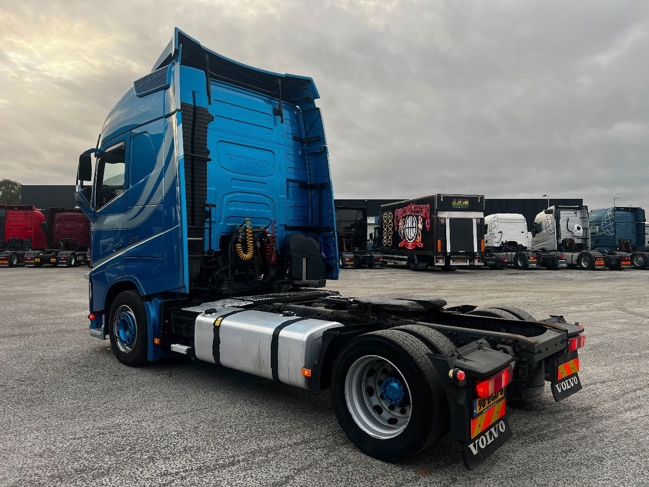 Volvo FH 460 Globe, Lowdeck, Mega - Тягач: фото 4 Volvo FH 460 Globe, Lowdeck, Mega - Тягач: фото 4