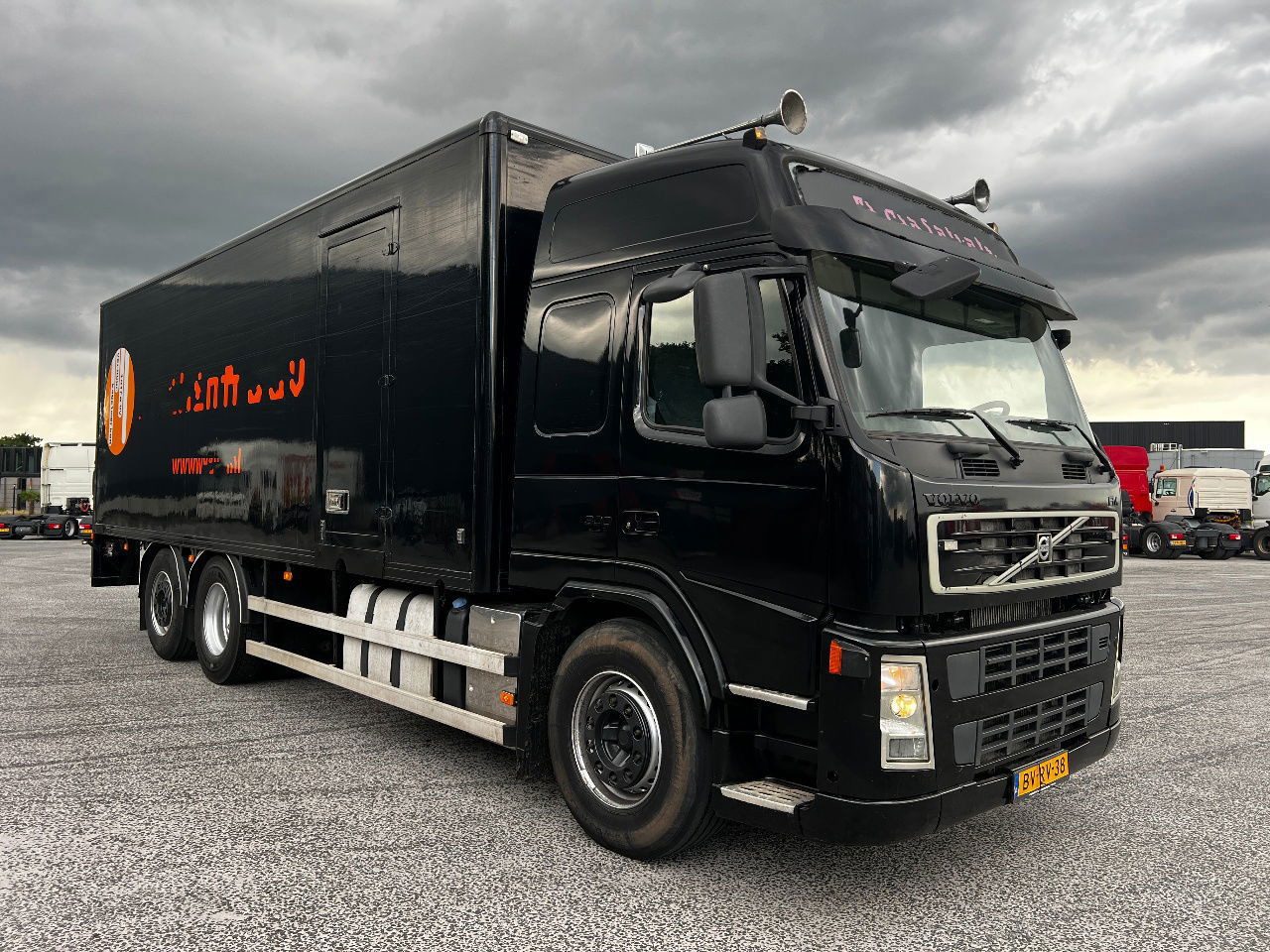 Volvo FM 9.300 Globe 6x2, Euro 5 - Вантажівка з закритим кузовом: фото 2 Volvo FM 9.300 Globe 6x2, Euro 5 - Вантажівка з закритим кузовом: фото 2