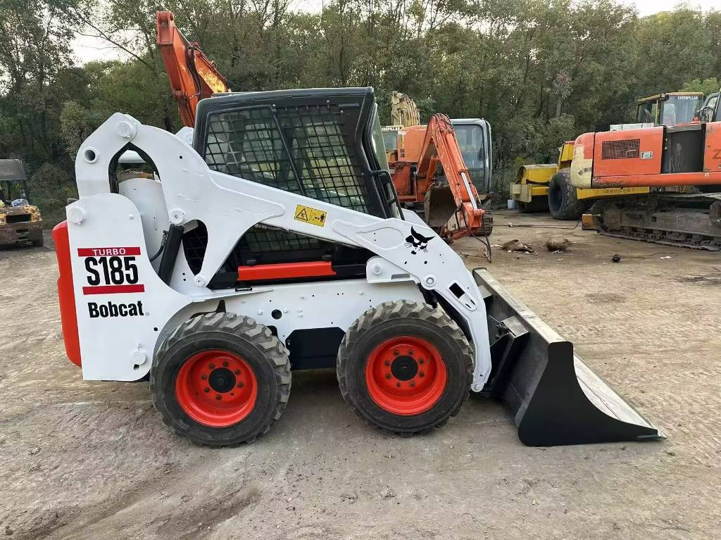 Міні-навантажувач Bobcat S 185: фото 1