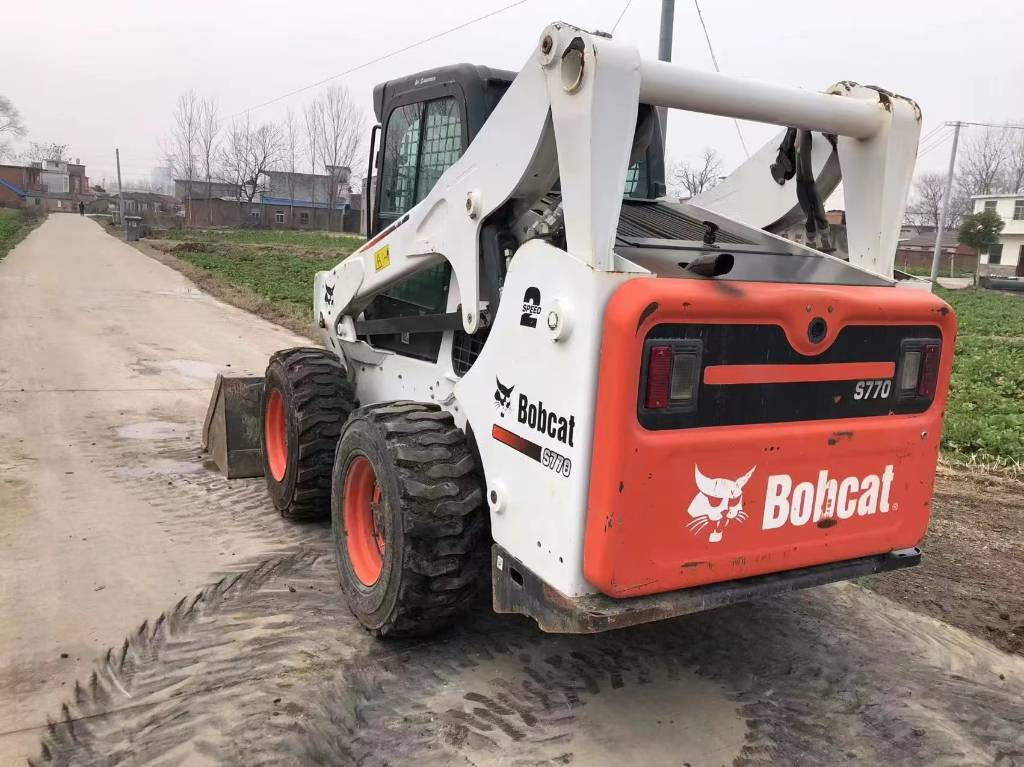 Bobcat S 770 - Міні-навантажувач: фото 2 Bobcat S 770 - Міні-навантажувач: фото 2
