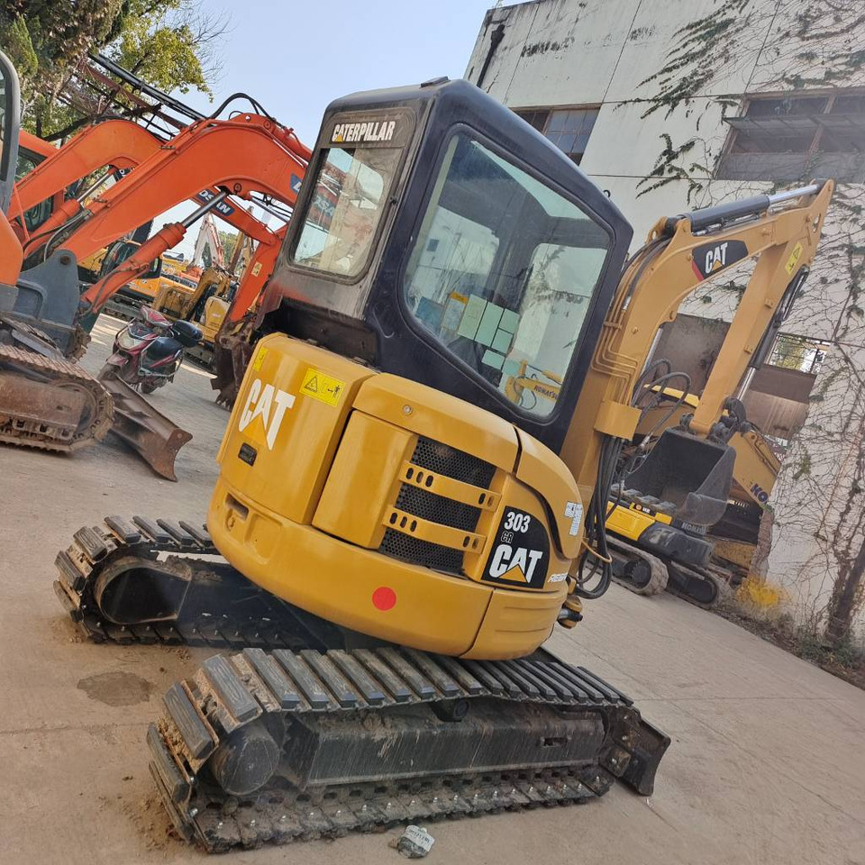 CAT 303 CR - Міні-екскаватор: фото 1 CAT 303 CR - Міні-екскаватор: фото 1