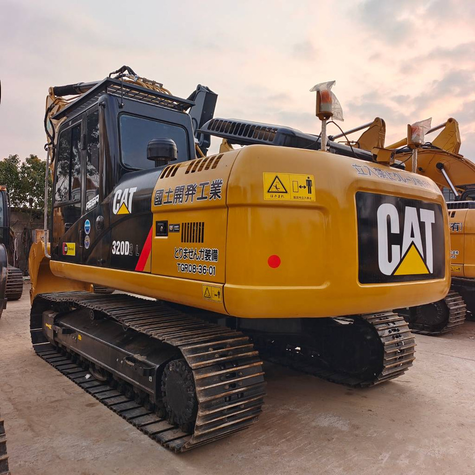 CAT 320 D - Гусеничний екскаватор: фото 1 CAT 320 D - Гусеничний екскаватор: фото 1