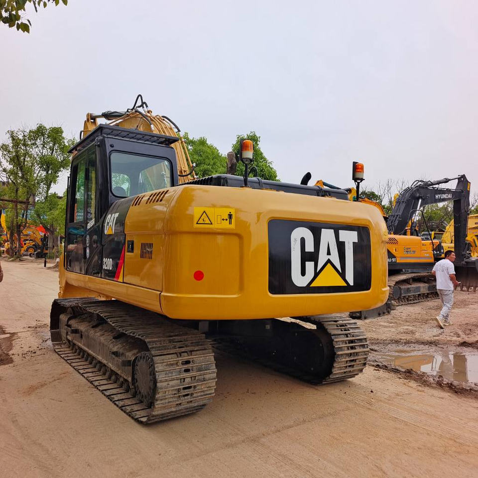 CAT 320 D2L - Гусеничний екскаватор: фото 4 CAT 320 D2L - Гусеничний екскаватор: фото 4