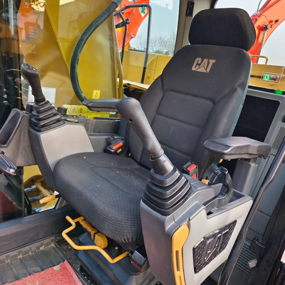 CAT 320GC - Гусеничний екскаватор: фото 2 CAT 320GC - Гусеничний екскаватор: фото 2