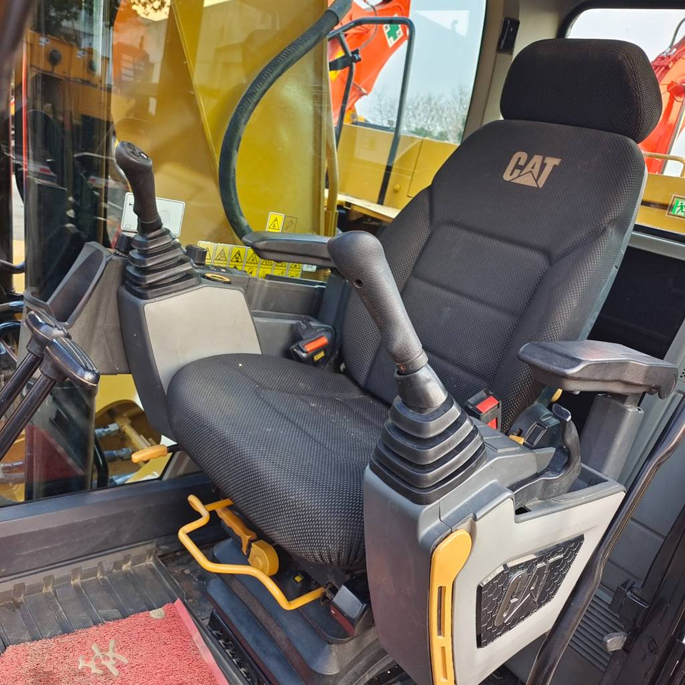 CAT 320GC - Гусеничний екскаватор: фото 3 CAT 320GC - Гусеничний екскаватор: фото 3