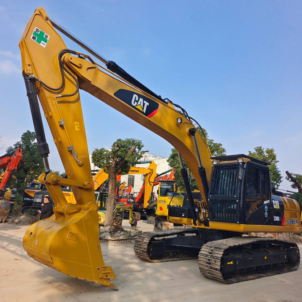 CAT 330D2L - Гусеничний екскаватор: фото 1 CAT 330D2L - Гусеничний екскаватор: фото 1