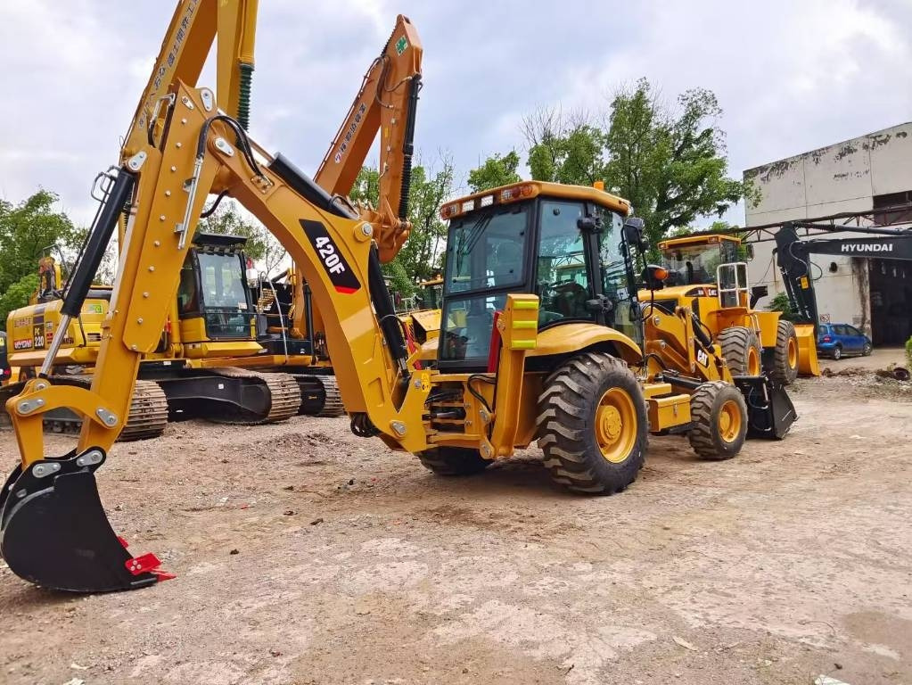 CAT 420 F 100% New - Екскаватор-навантажувач: фото 1 CAT 420 F 100% New - Екскаватор-навантажувач: фото 1